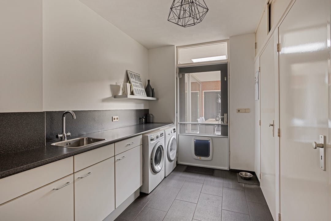 Photo 11 of Instraat 18