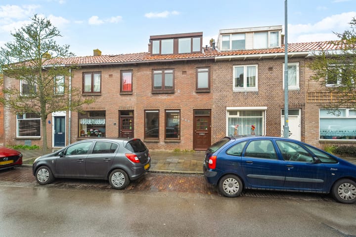 Ruime tussenwoning met renovatiepotentieel in Den Helder