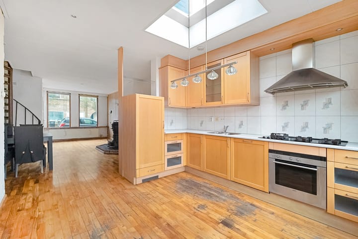 Spacious terraced home with renovation potential in Den Helder — 13