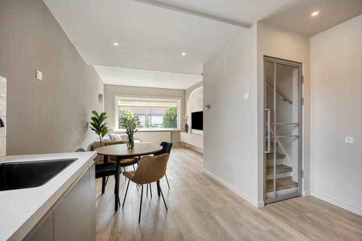 Photo 3 of Valkenweg 64