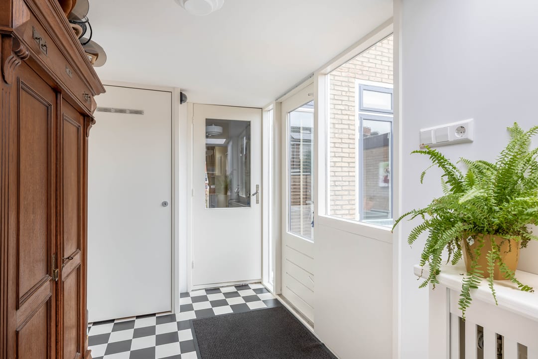 Photo 17 of Leliestraat 51