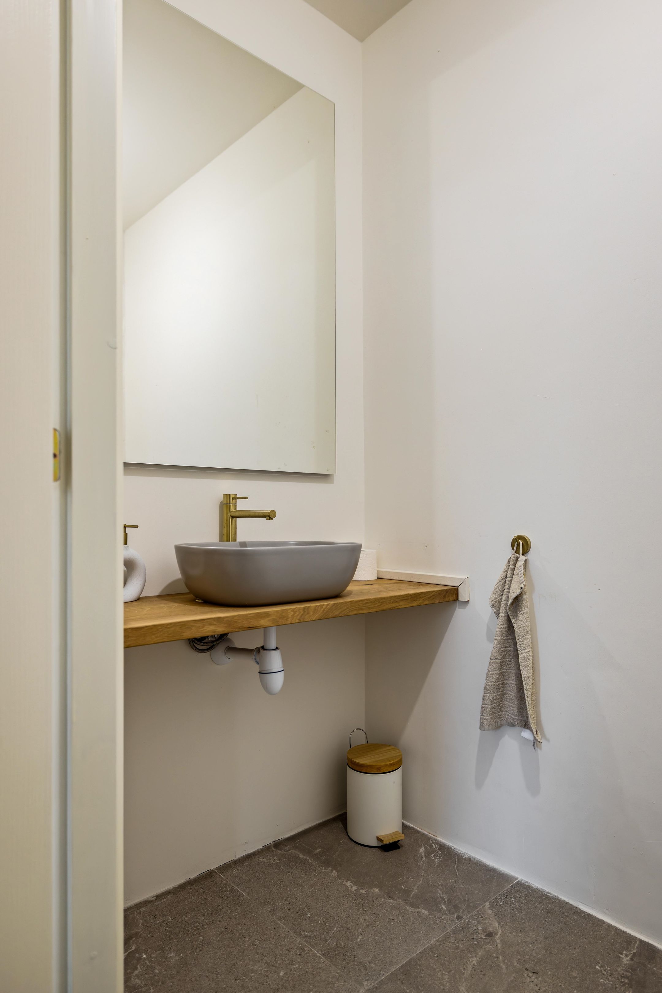 Photo 18 of Windsingel 2