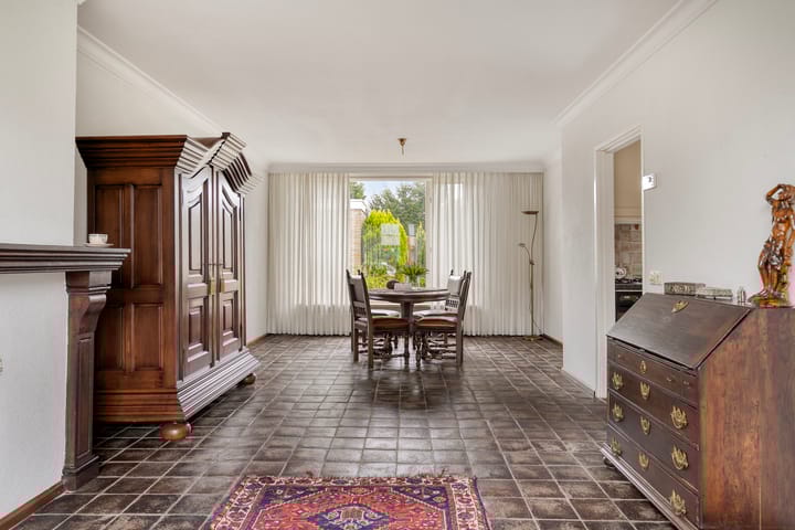 Photo 3 of Burgemeester van der Weidenlaan 63