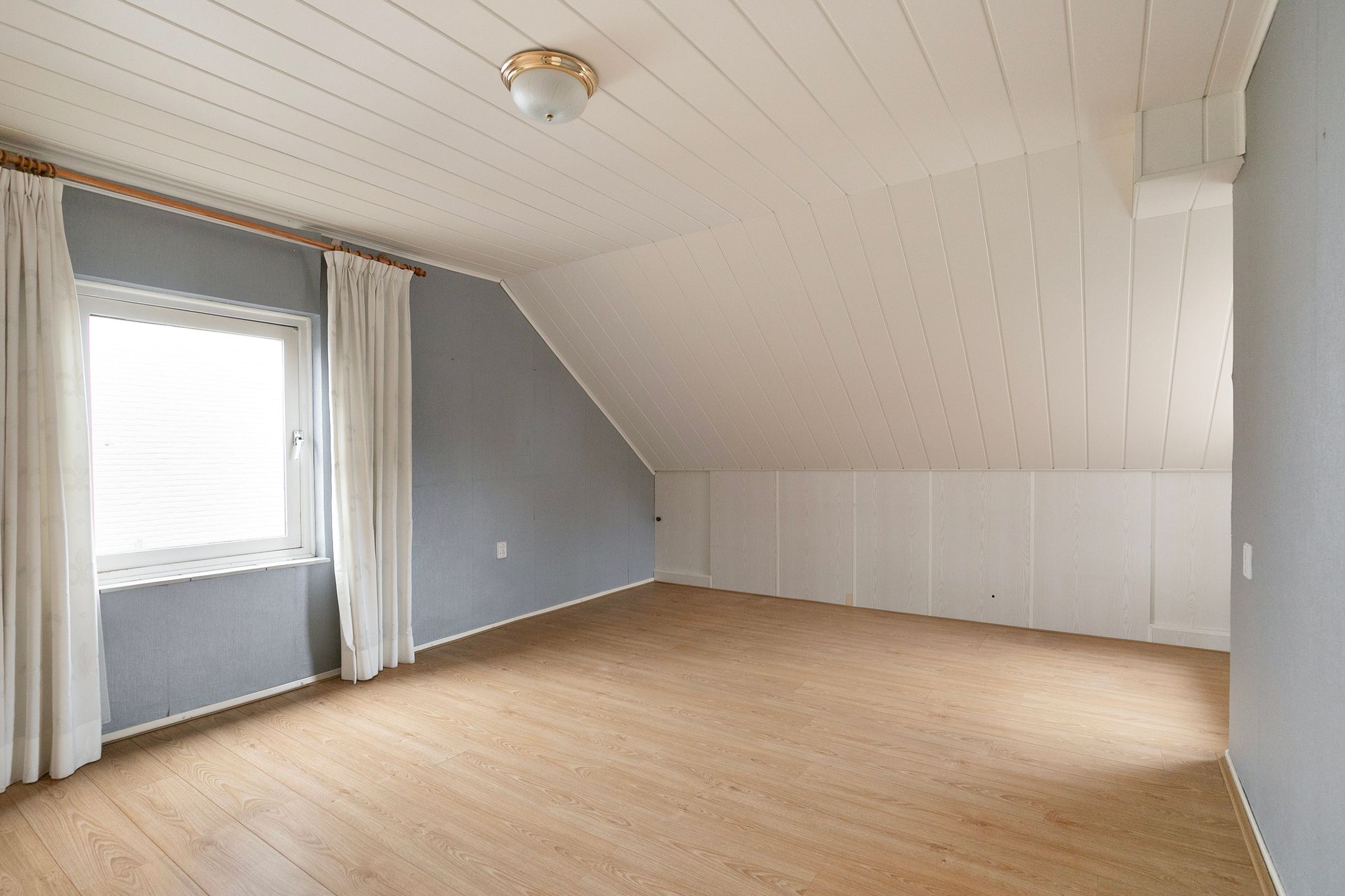 Foto 21 van Burgemeester van der Weidenlaan 63