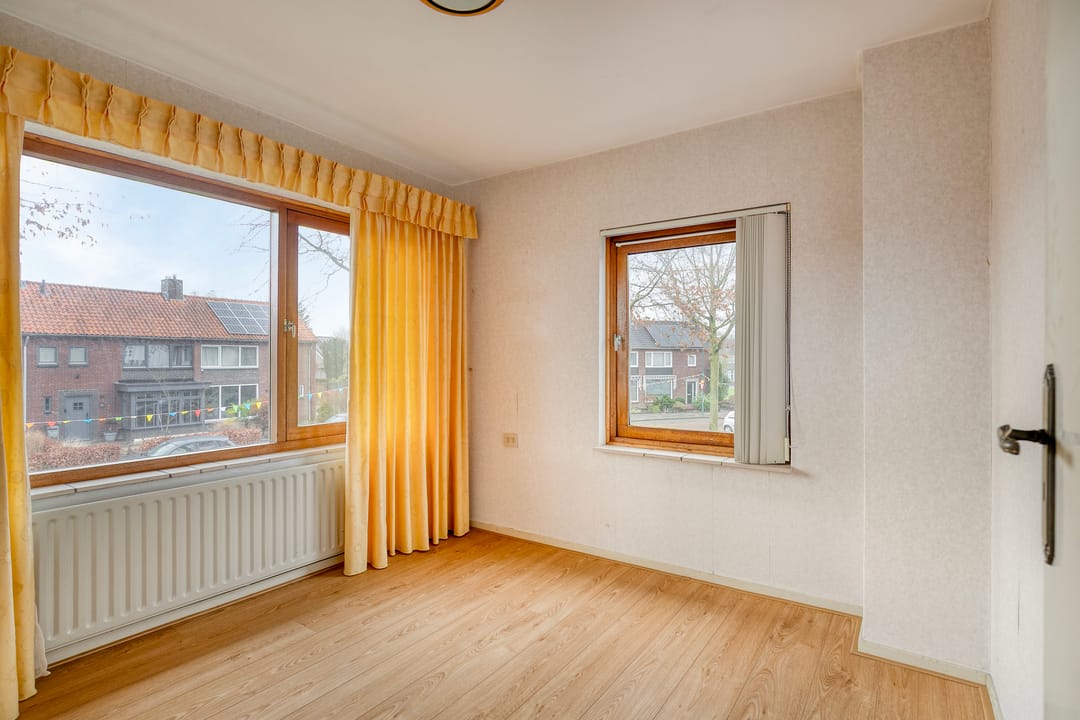 Foto 23 van Burgemeester van der Weidenlaan 63