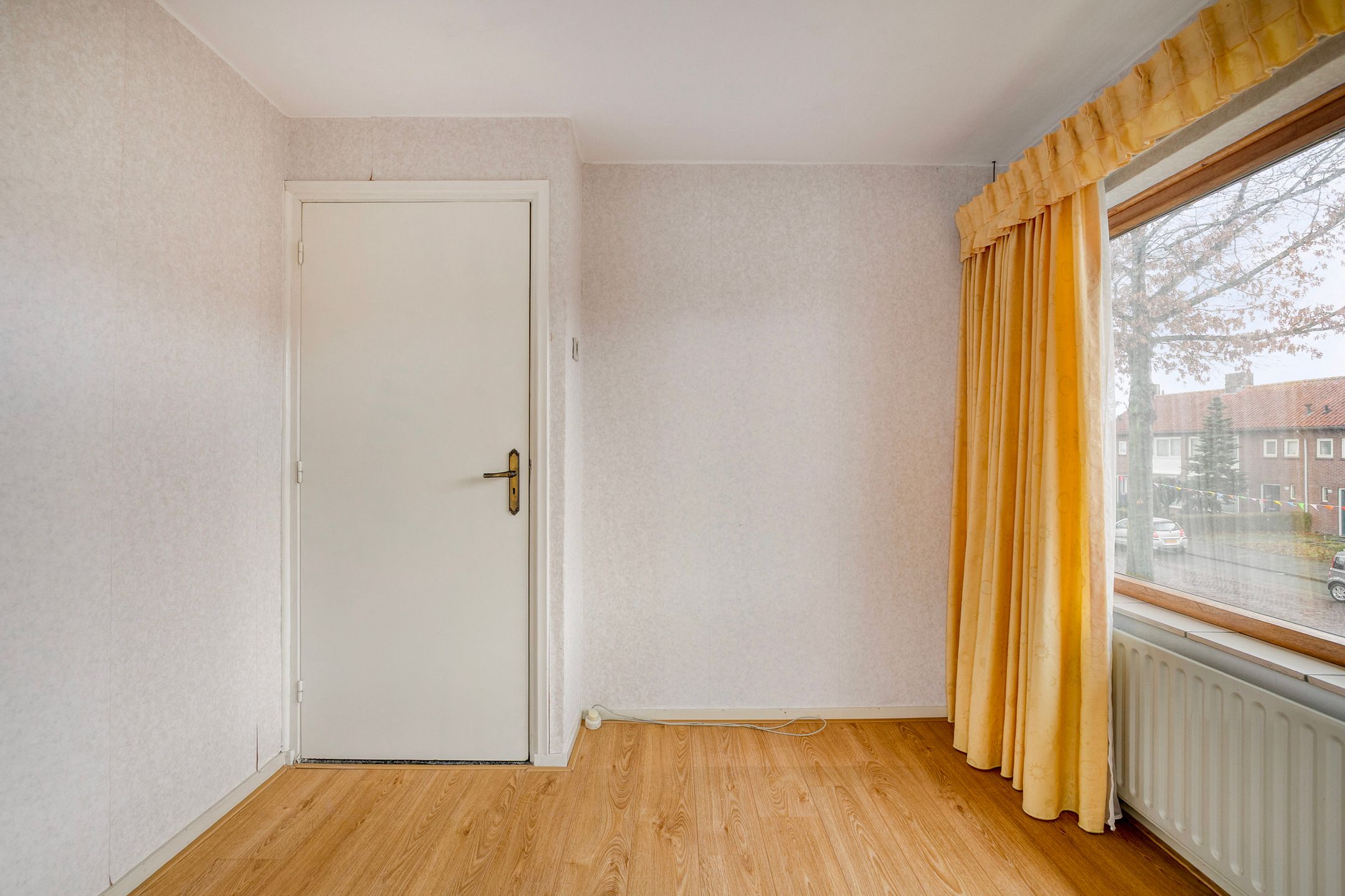 Foto 24 van Burgemeester van der Weidenlaan 63