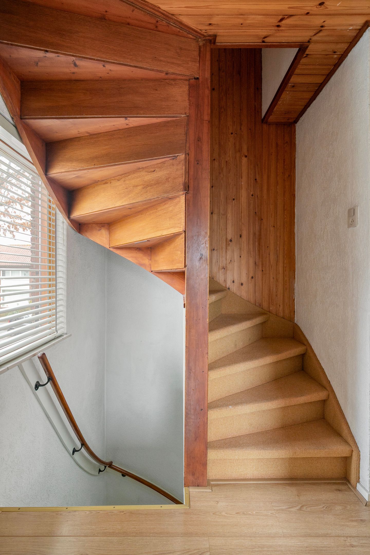 Foto 30 van Burgemeester van der Weidenlaan 63