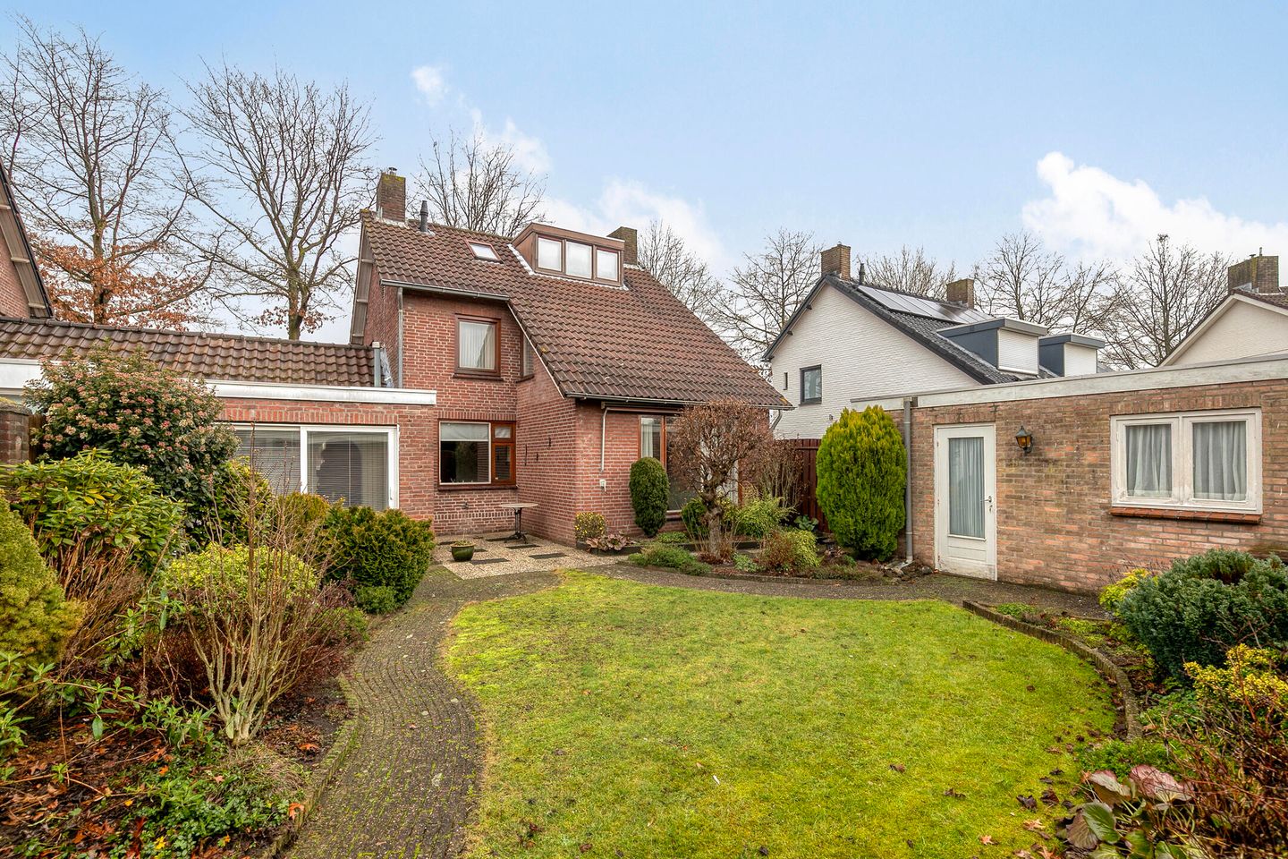 Foto 34 van Burgemeester van der Weidenlaan 63