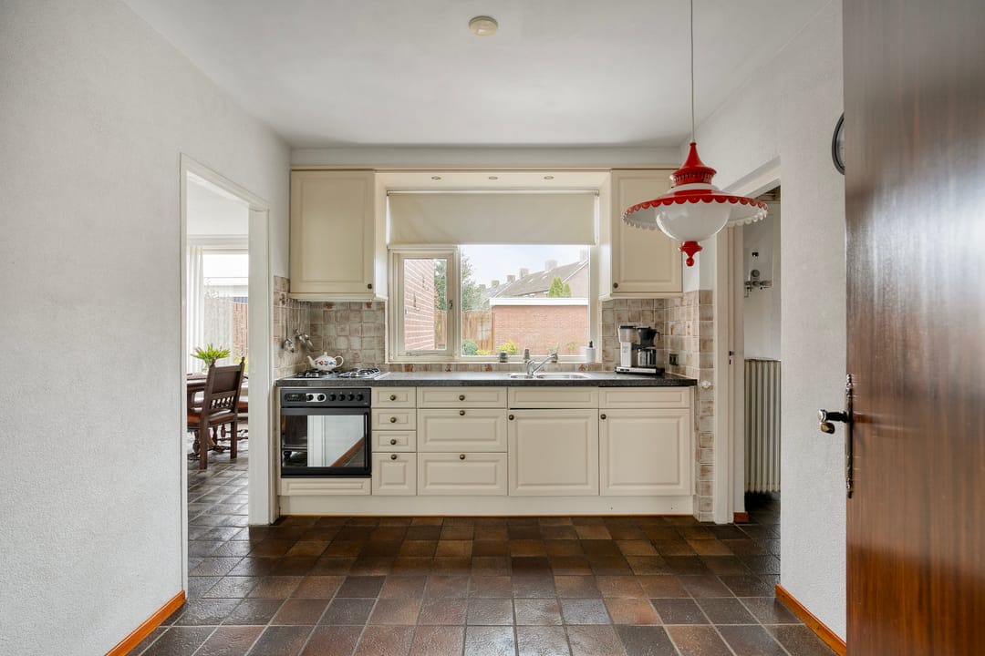 Foto 11 van Burgemeester van der Weidenlaan 63