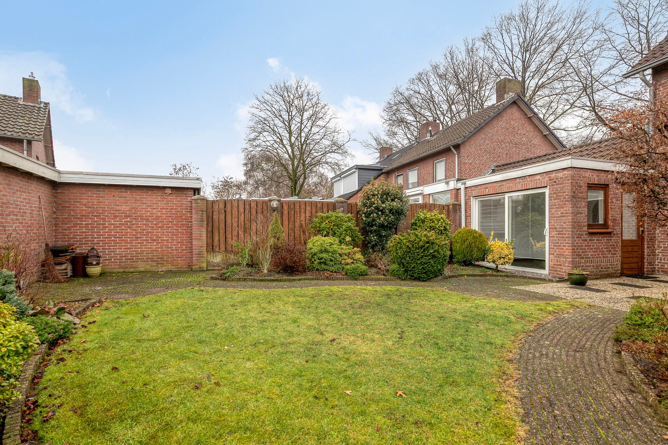 Foto 39 van Burgemeester van der Weidenlaan 63