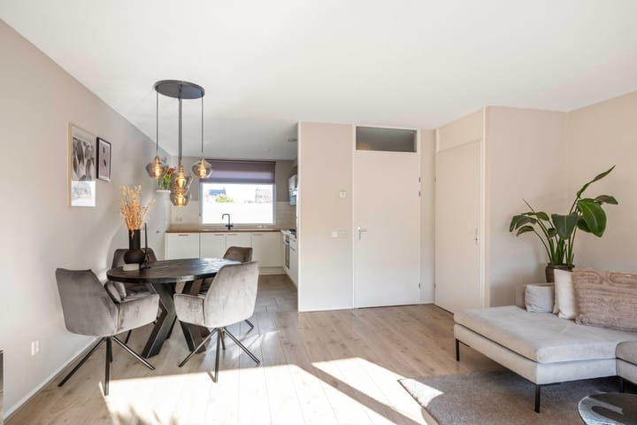 Photo 3 of Venuskade 28