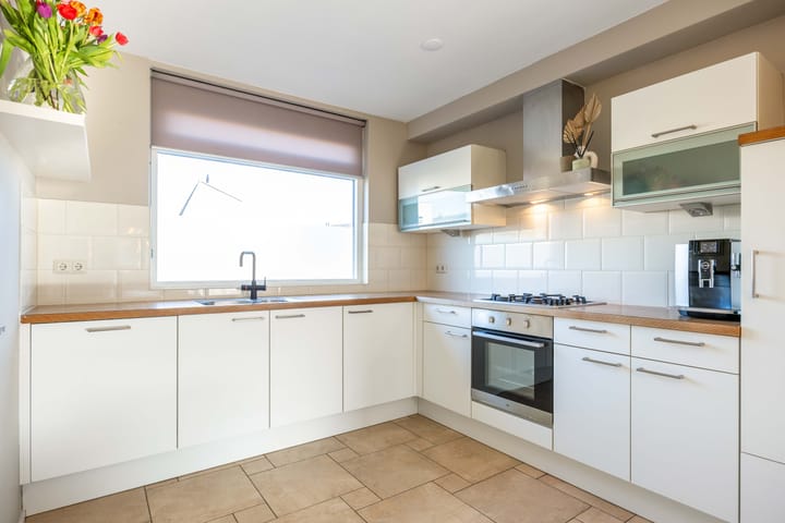 Photo 4 of Venuskade 28