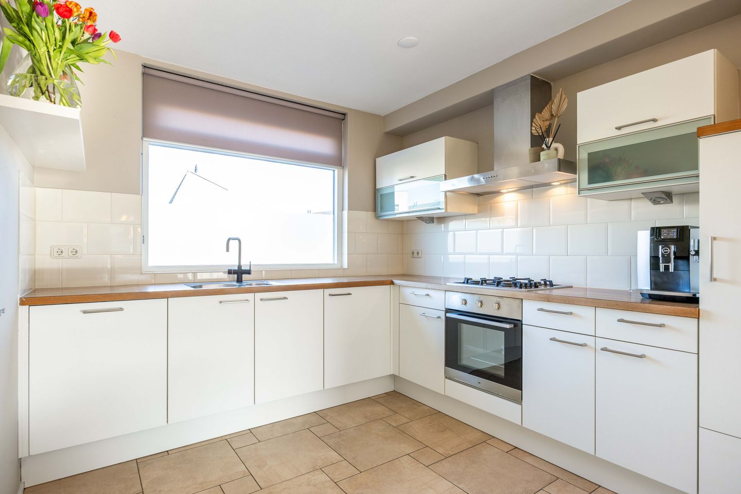 Photo 25 of Venuskade 28