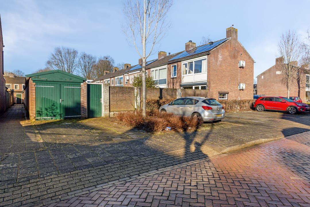 Photo 32 of Hertogenstraat 12