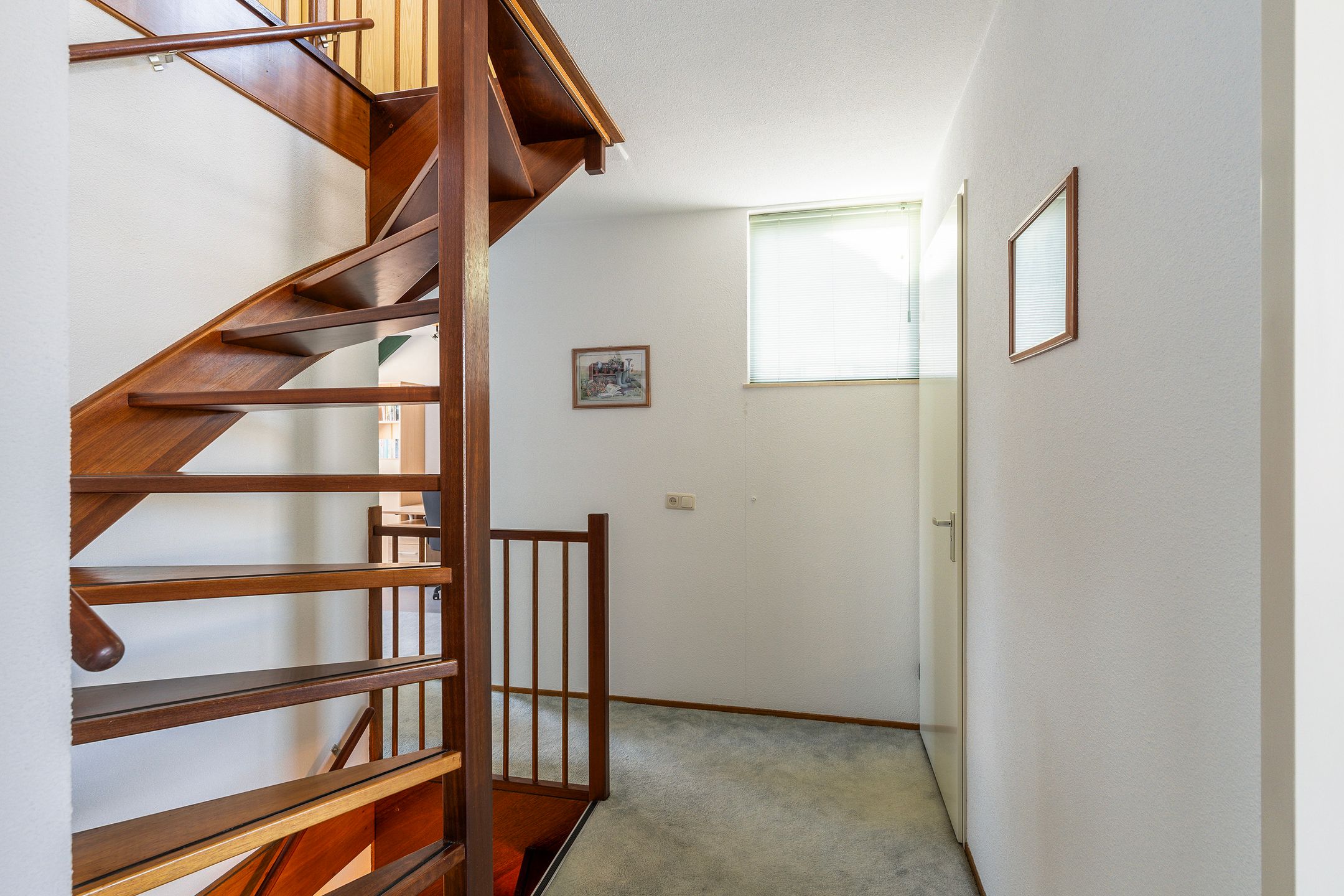 Photo 33 of Meerkoet 130