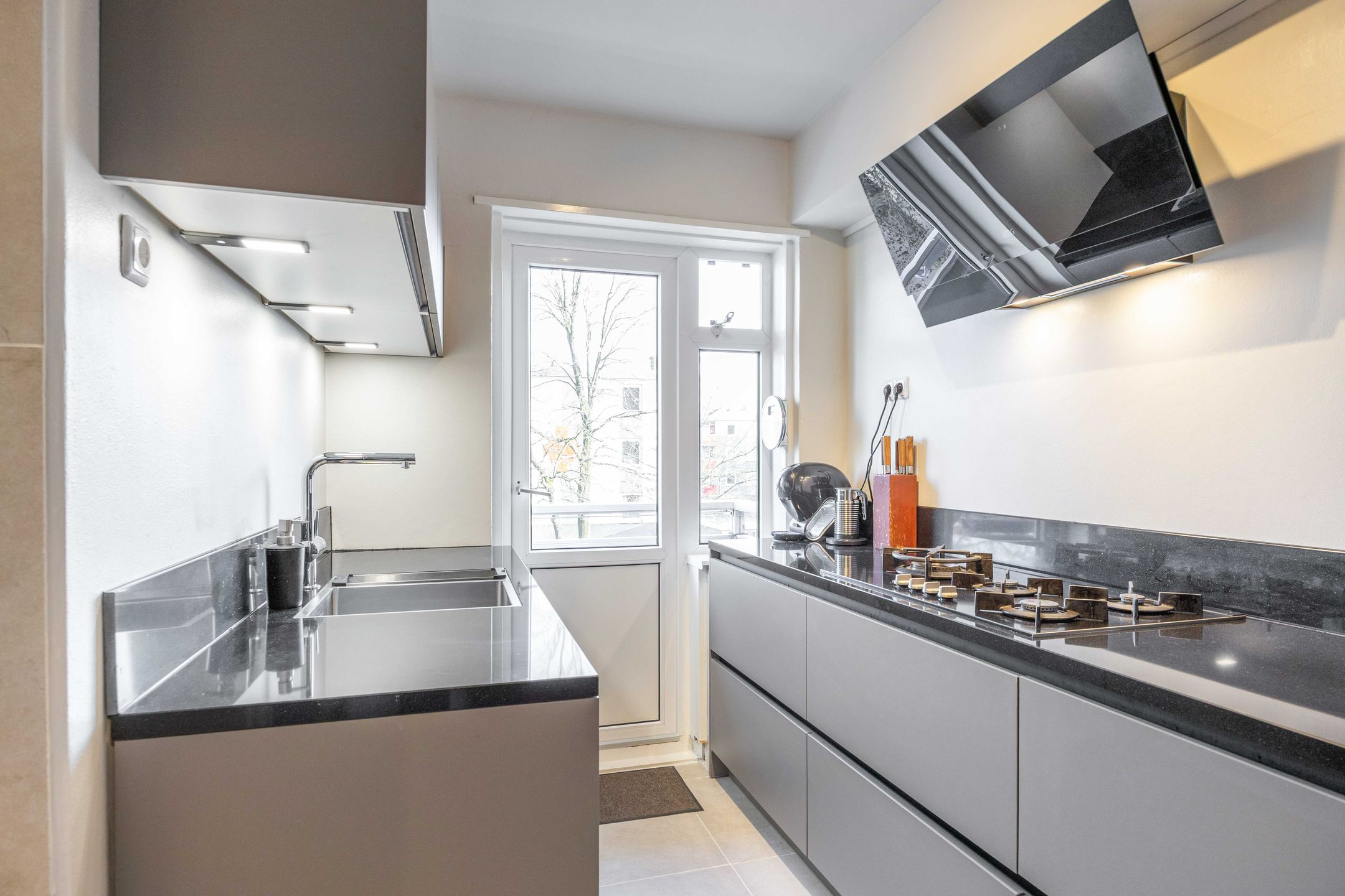 Foto 15 van Reviusstraat 4