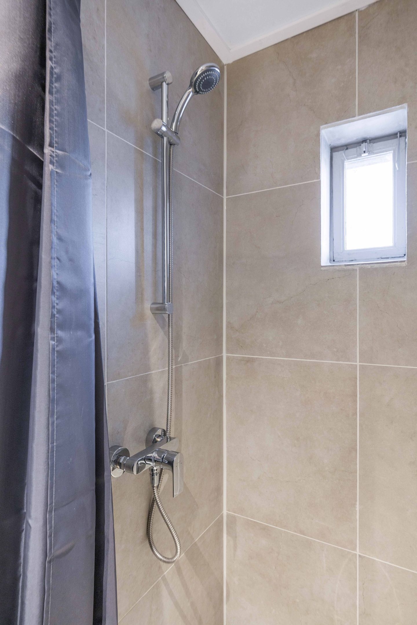 Foto 19 van Reviusstraat 4