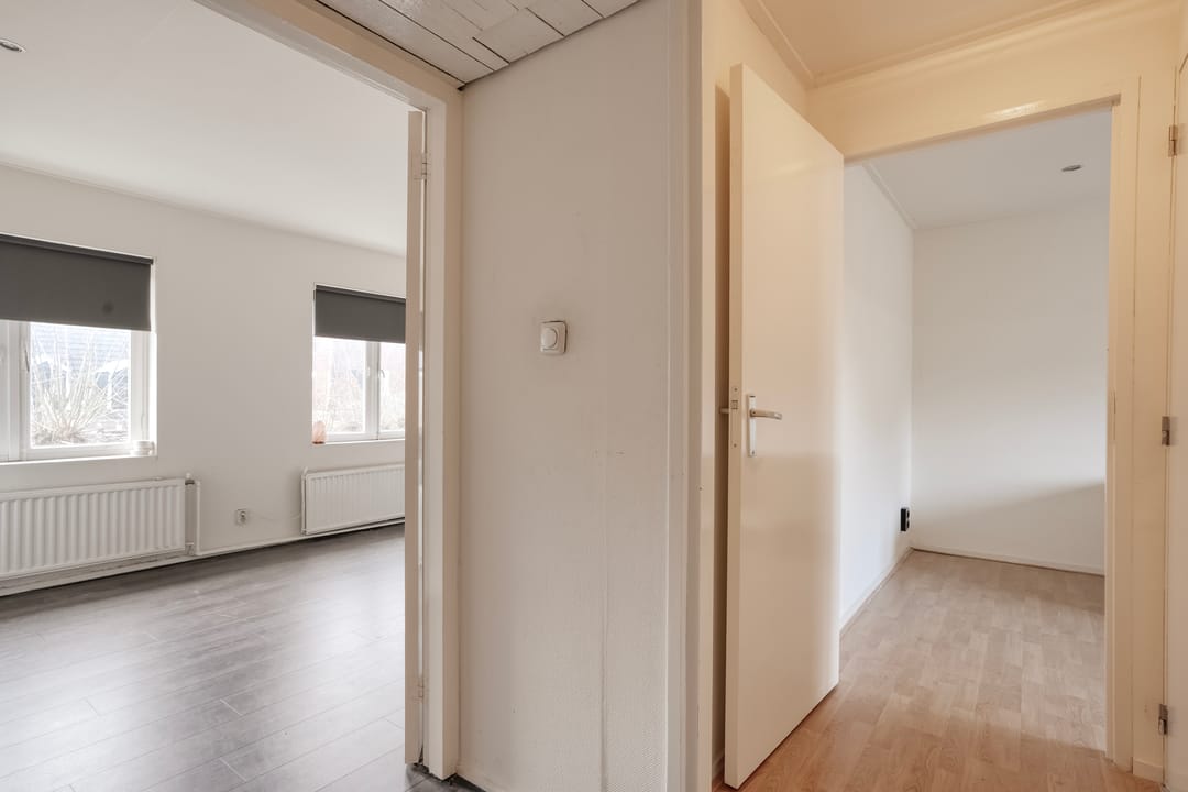 Foto 16 van Burgemeester J.C. van den Bergplein 26