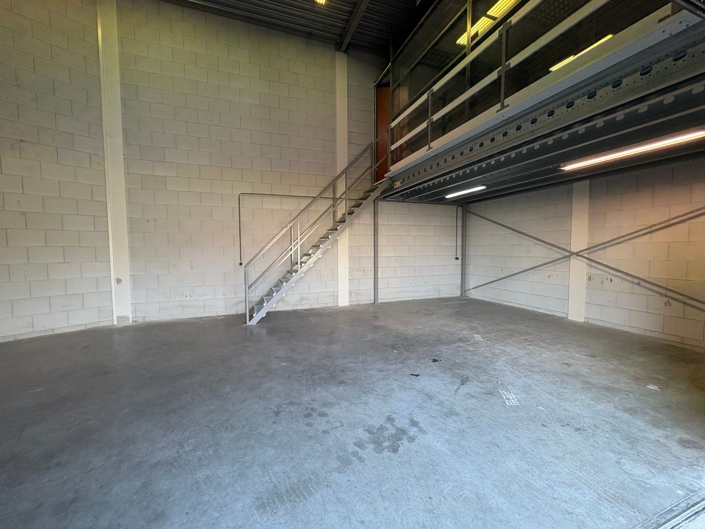 View photo 5 of Hoogvlietsekerkweg 132-B