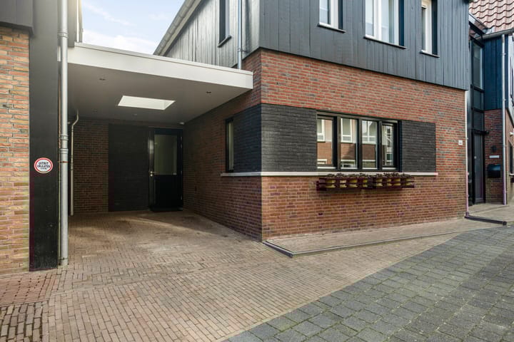 Photo 2 of Westwal 44