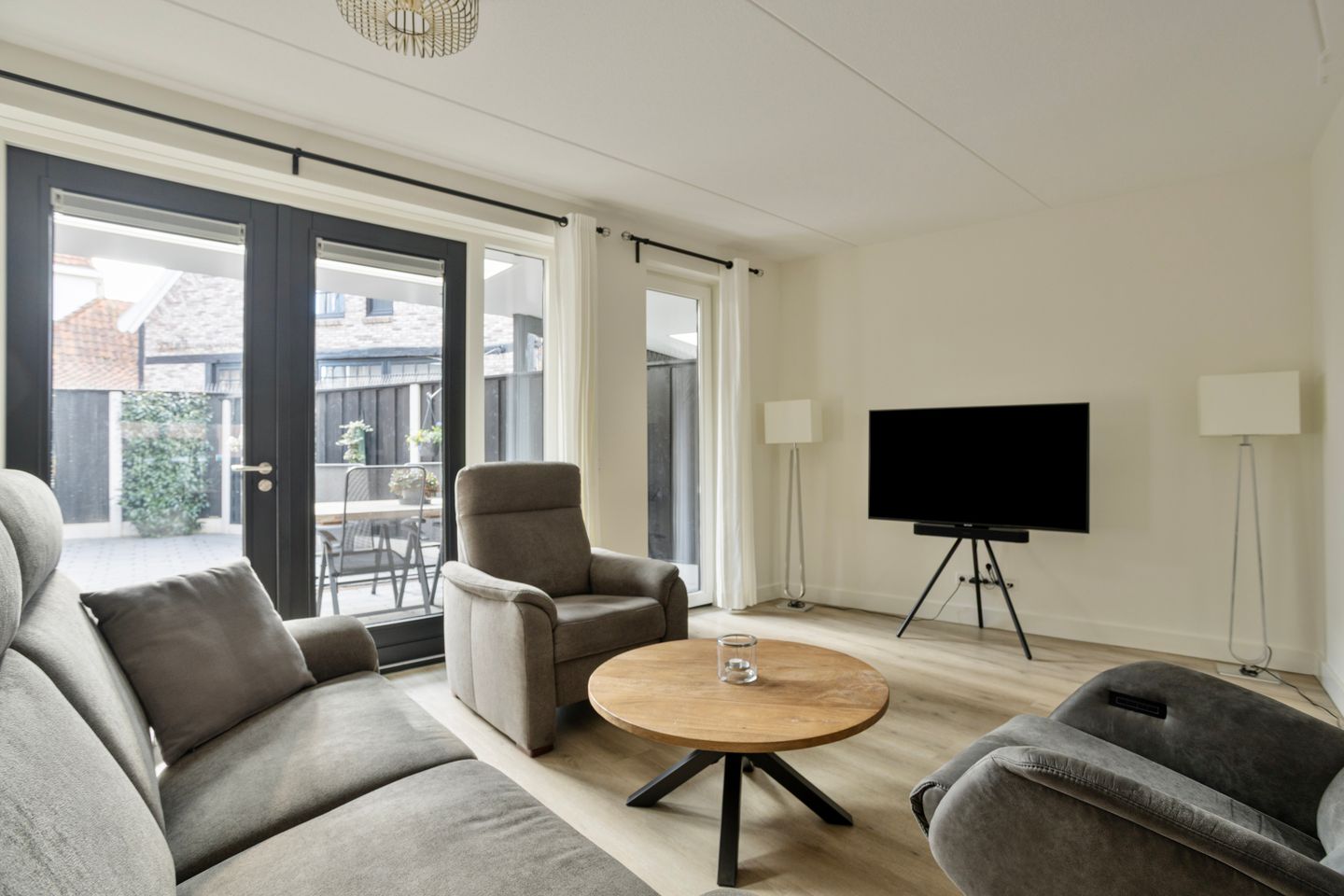 Foto 10 van Westwal 44