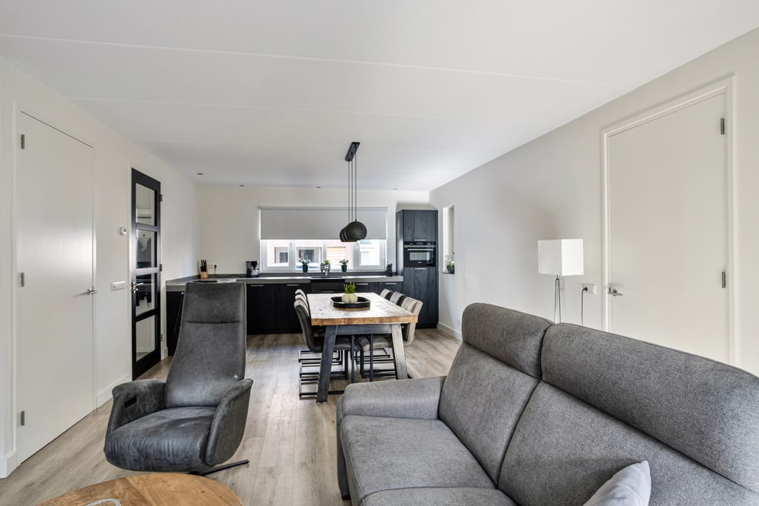 Foto 11 van Westwal 44