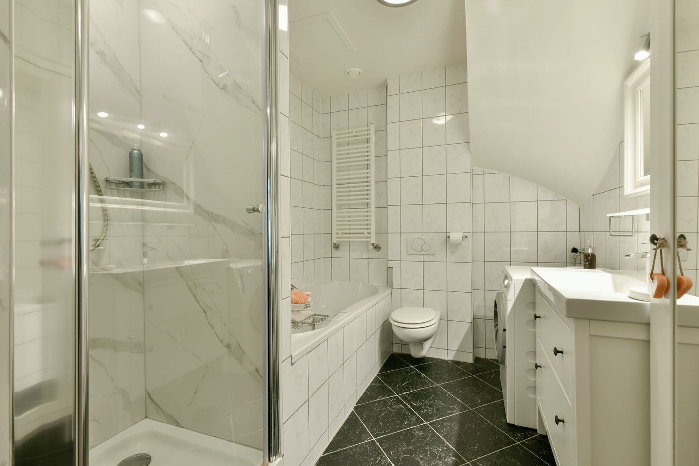 Foto 14 van Roerstraat 14-1