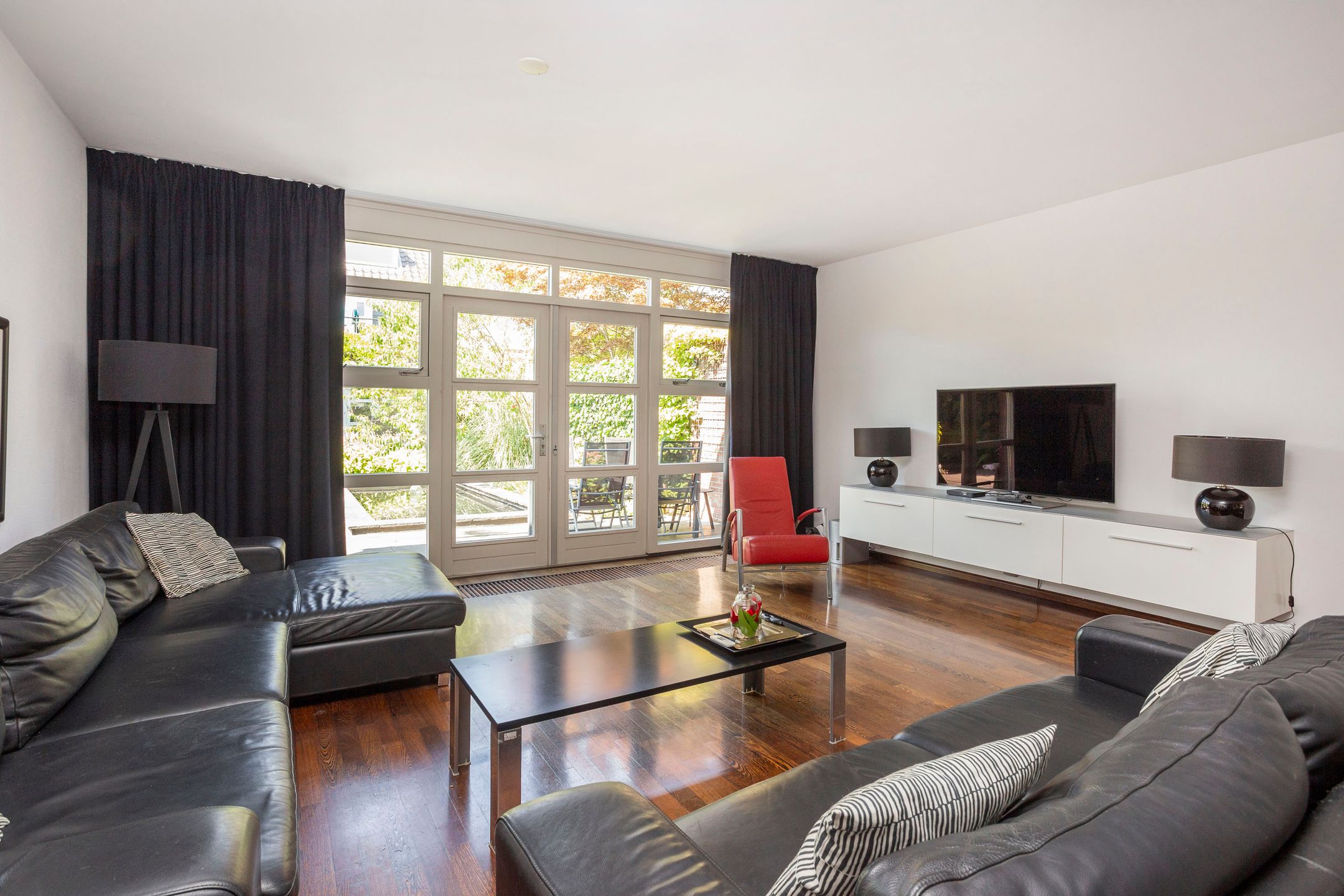 Foto 6 van Burgemeester Van den Helmlaan 6