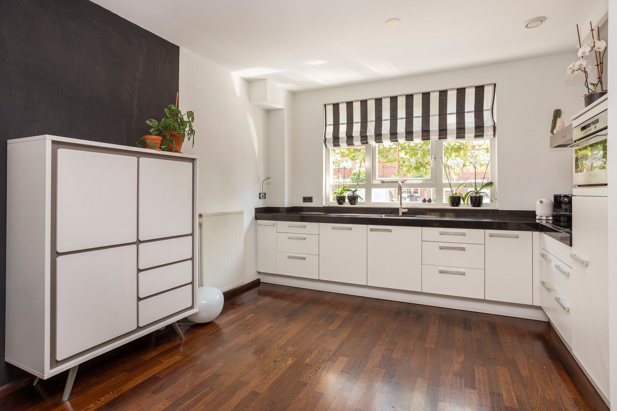 Foto 12 van Burgemeester Van den Helmlaan 6