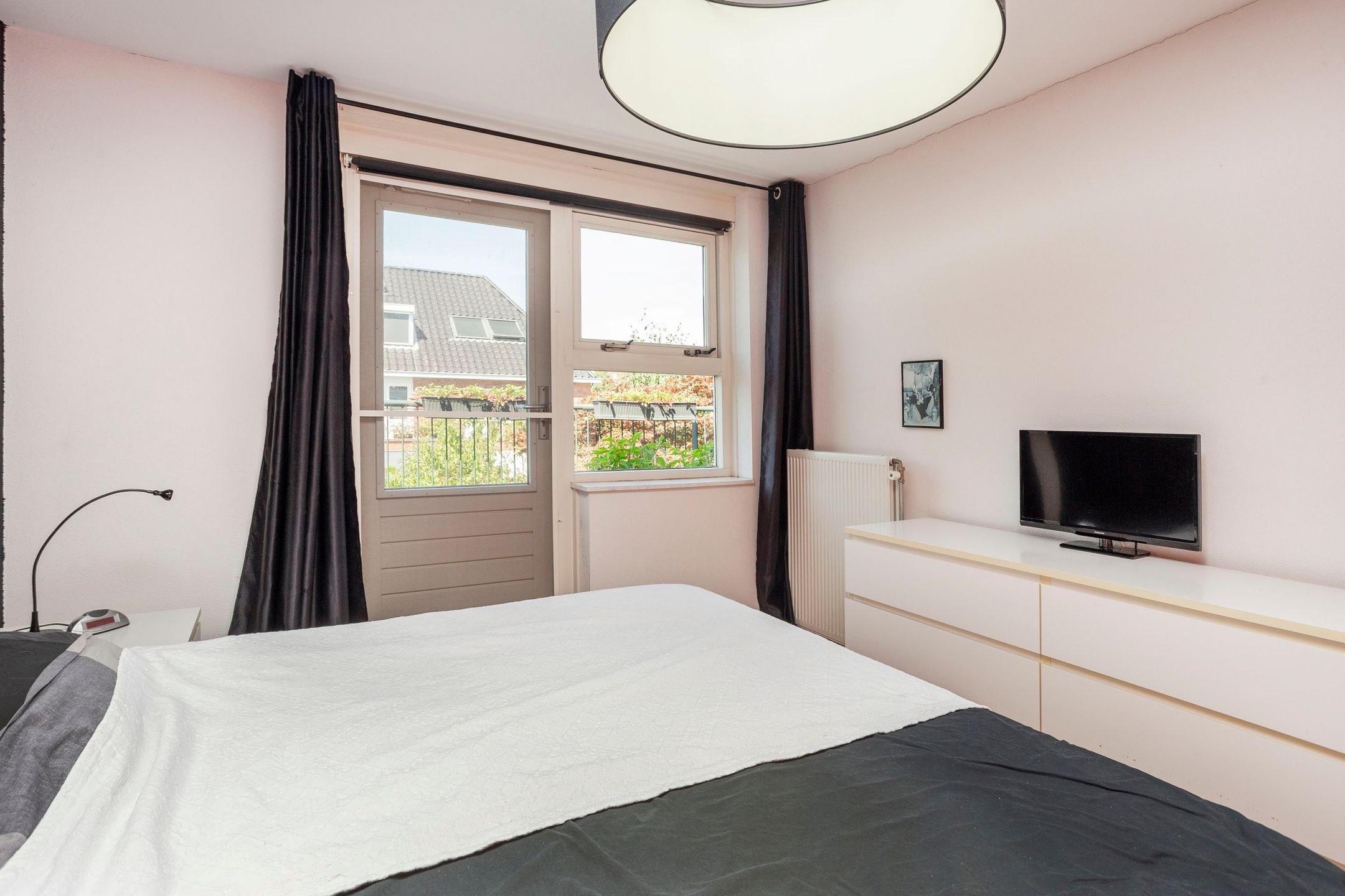 Foto 18 van Burgemeester Van den Helmlaan 6