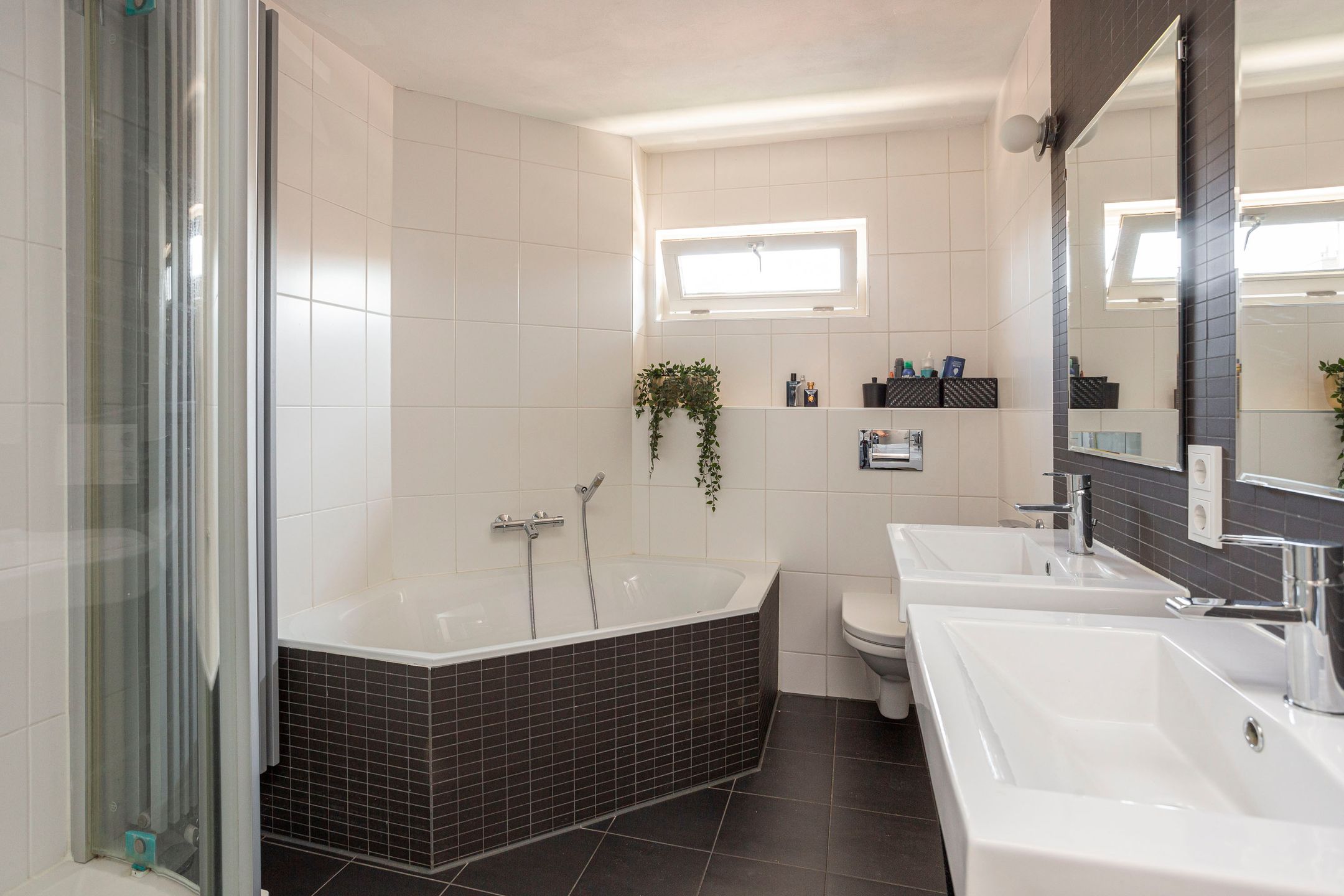 Foto 27 van Burgemeester Van den Helmlaan 6