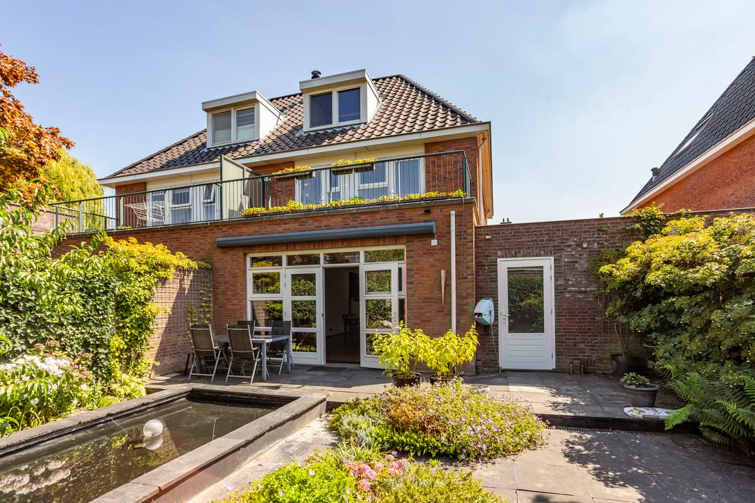 Foto 37 van Burgemeester Van den Helmlaan 6