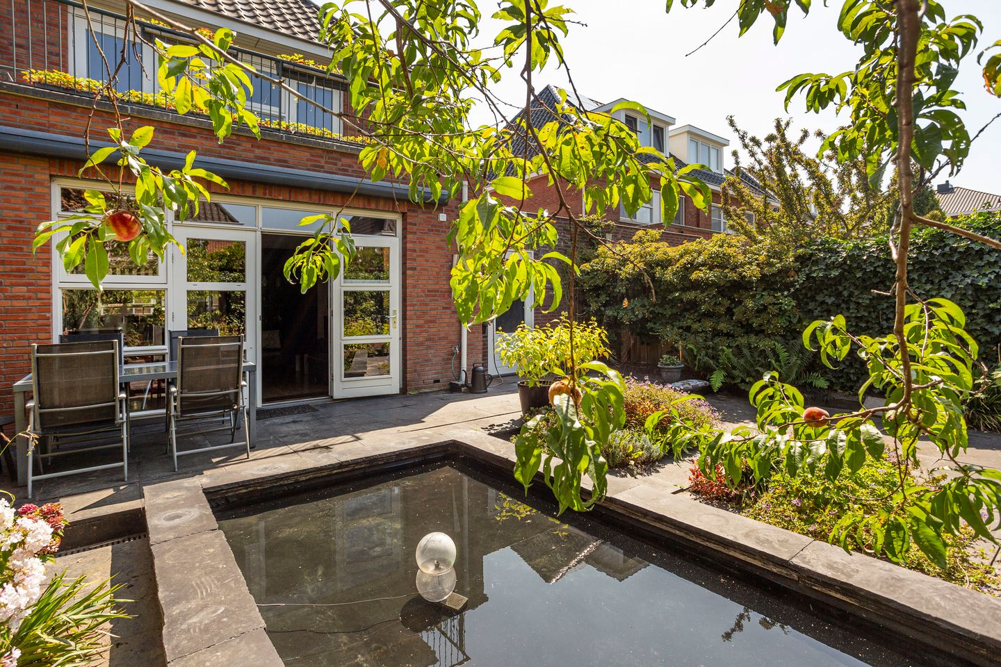 Foto 40 van Burgemeester Van den Helmlaan 6