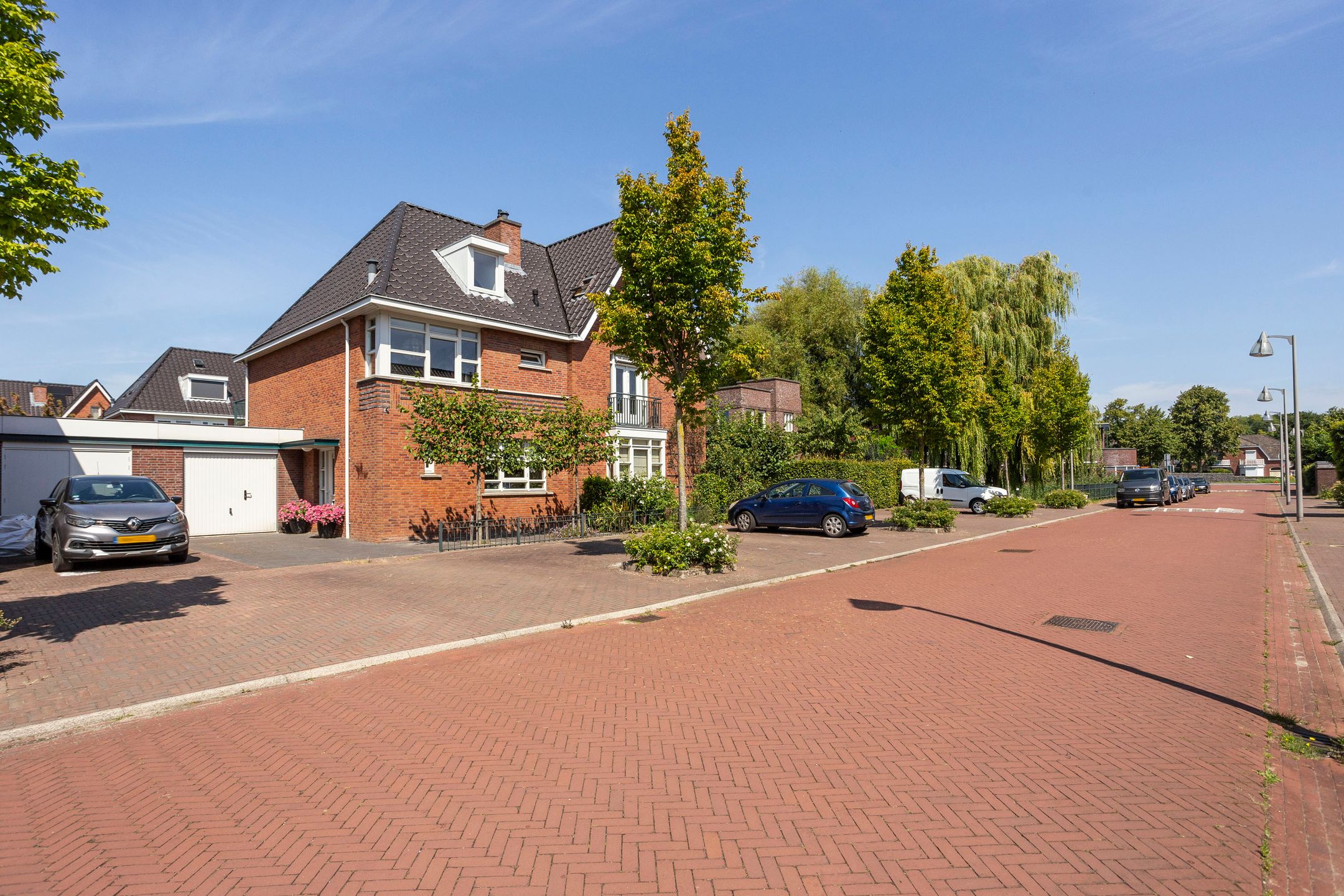 Foto 48 van Burgemeester Van den Helmlaan 6