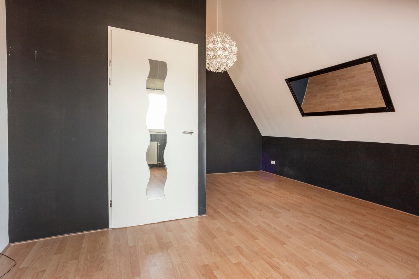 Foto 34 van Burgemeester Van den Helmlaan 6