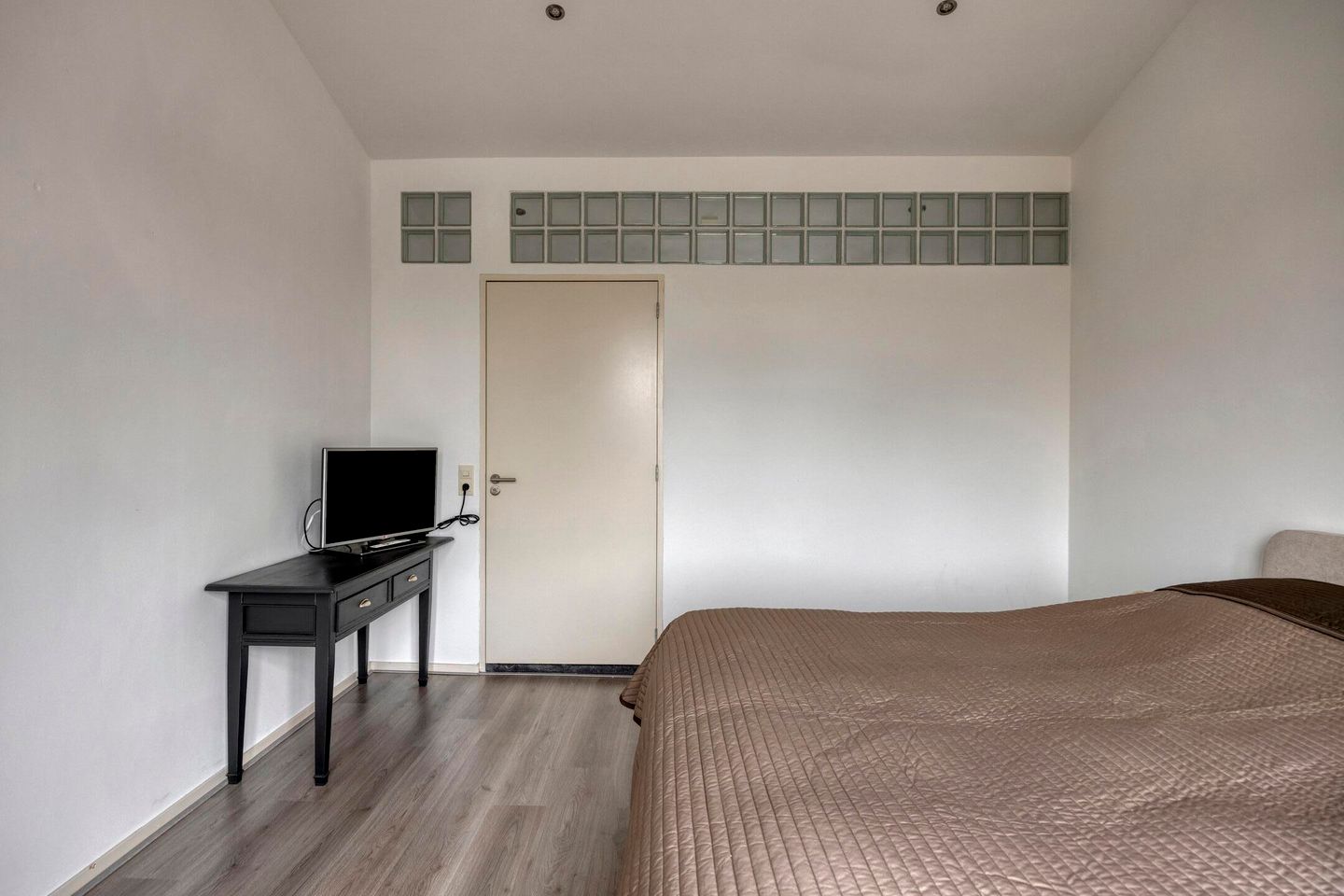 Photo 29 of Sondervick 71