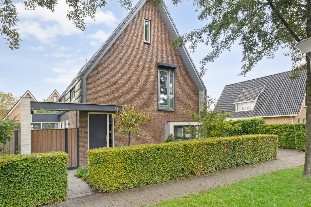 Photo 2 of Nijerwalstraat 6