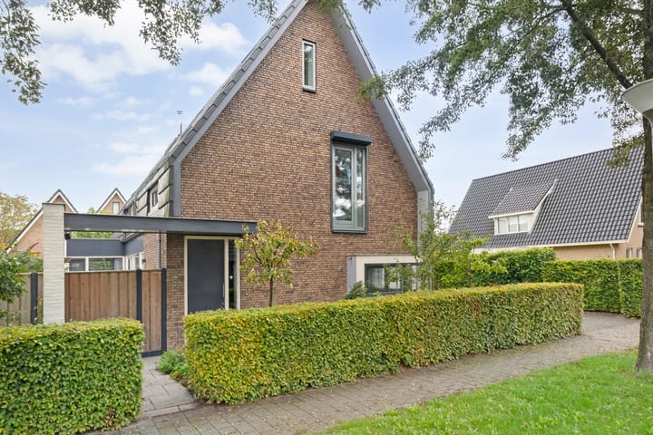 Photo 2 of Nijerwalstraat 6