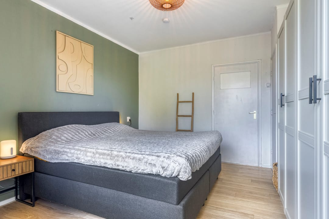 Photo 23 of Joost van den Vondellaan 57