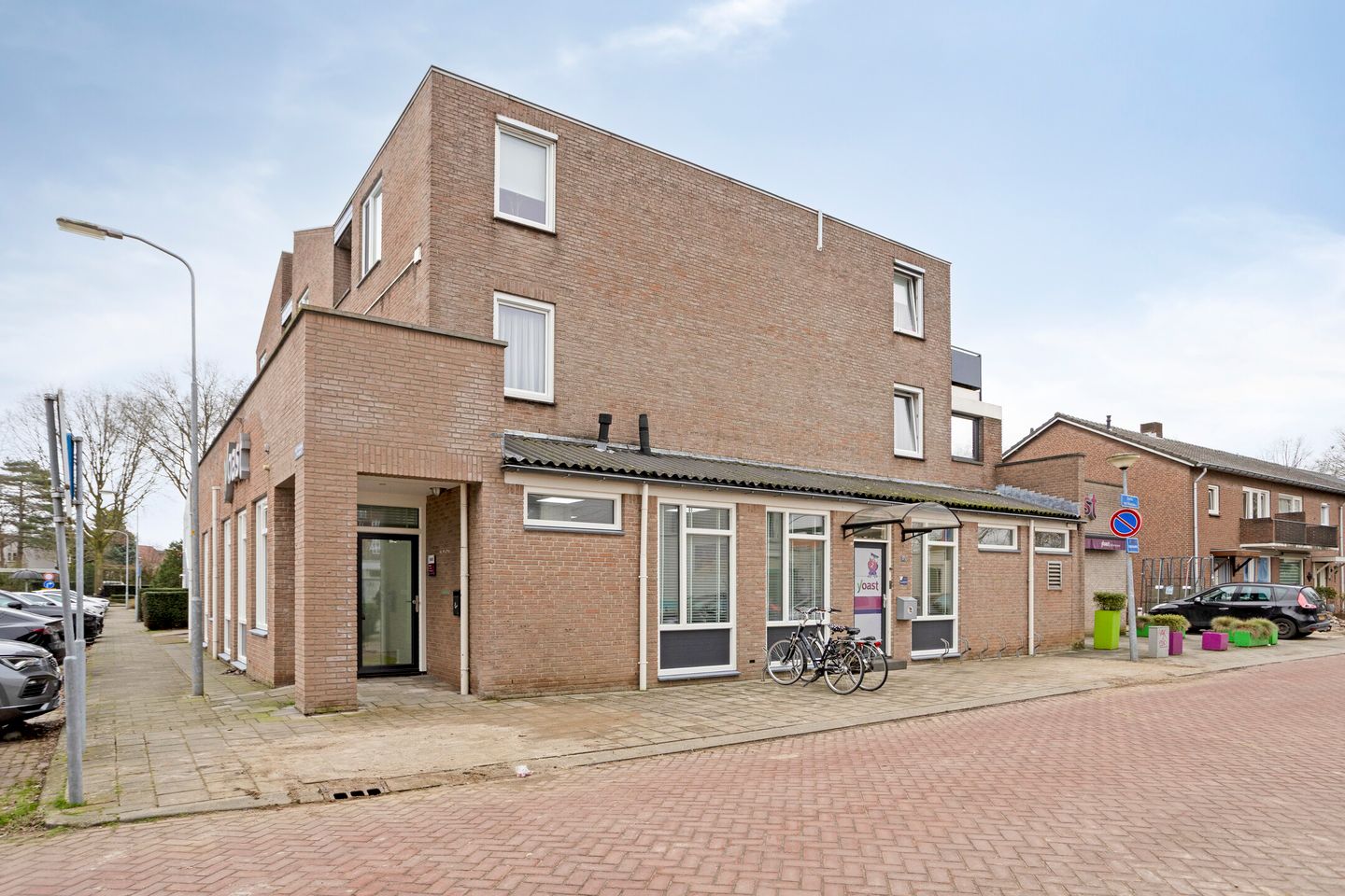 View photo 2 of Europaplein 17