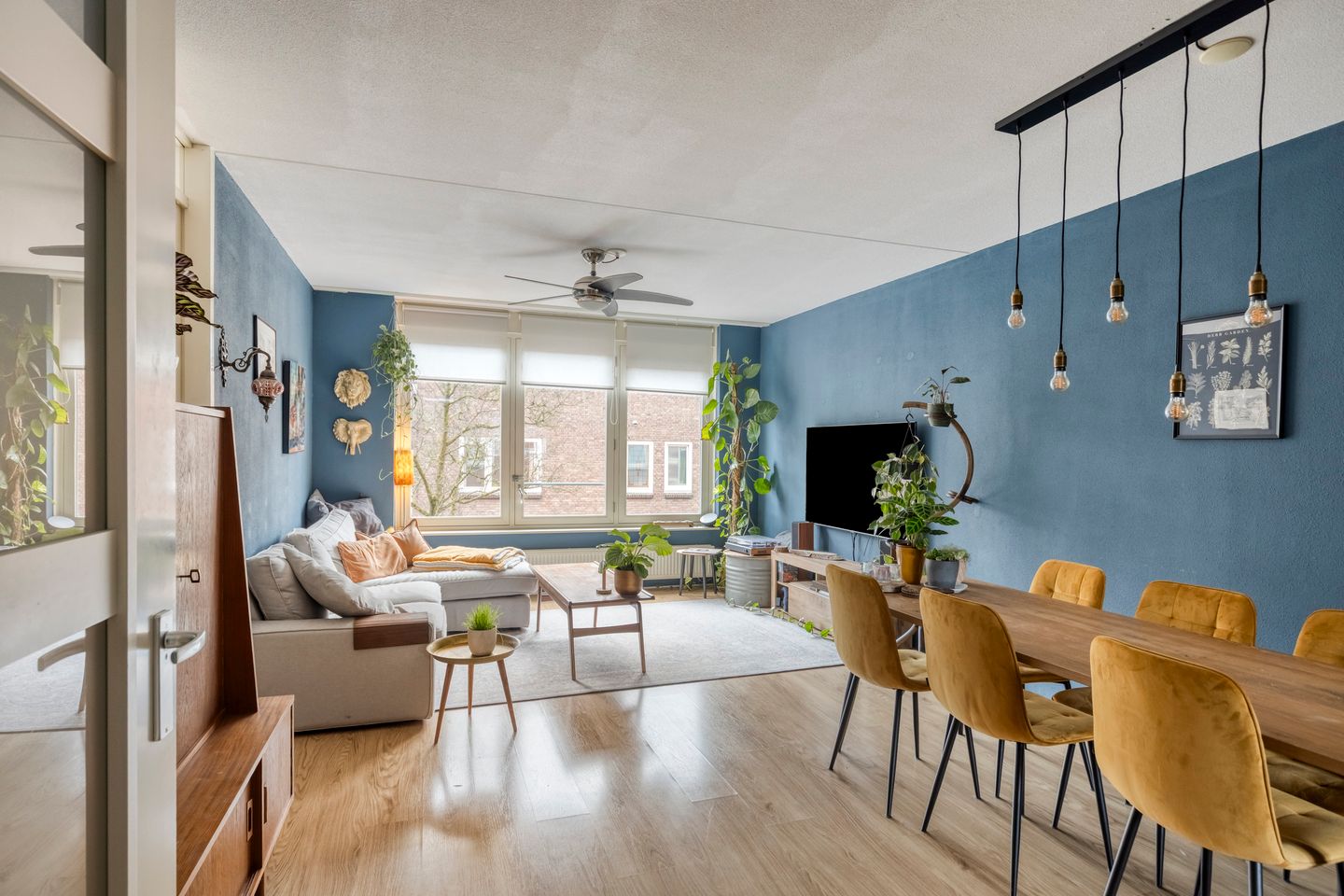 Photo 5 of Van Oldenbarneveldtstraat 15-10