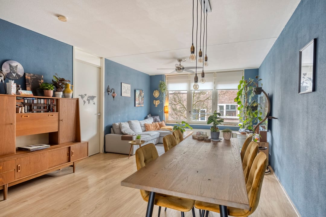 Photo 8 of Van Oldenbarneveldtstraat 15-10