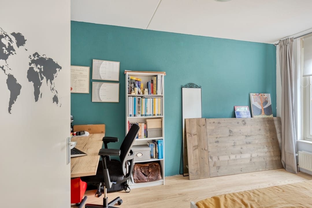 Photo 16 of Van Oldenbarneveldtstraat 15-10