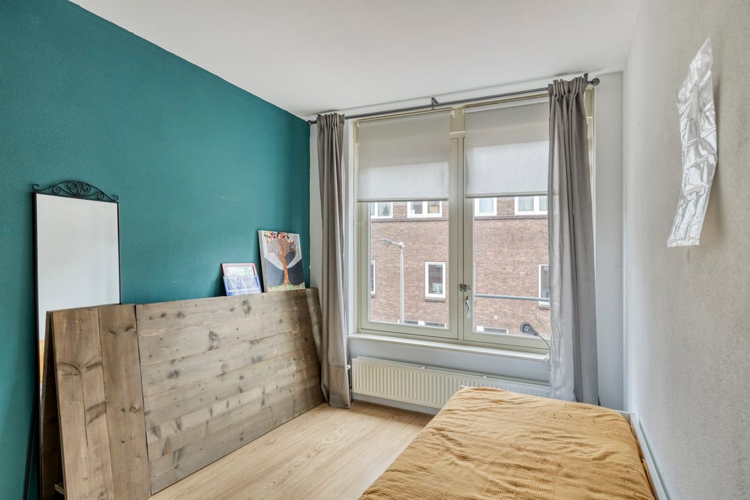 Photo 17 of Van Oldenbarneveldtstraat 15-10