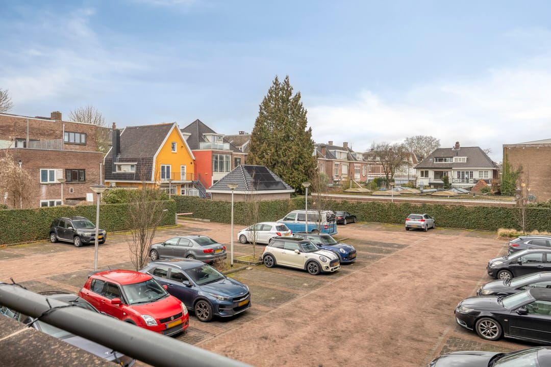 Photo 23 of Van Oldenbarneveldtstraat 15-10