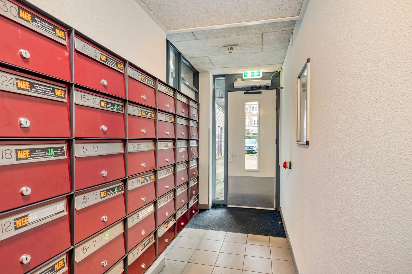 Photo 25 of Van Oldenbarneveldtstraat 15-10