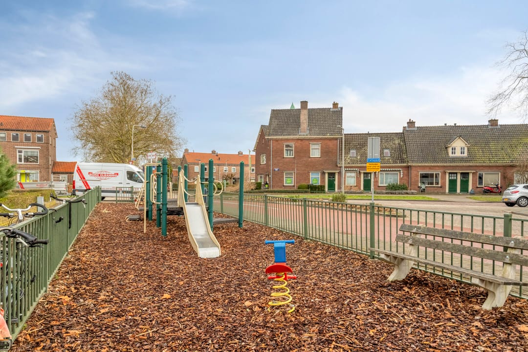 Photo 28 of Van Oldenbarneveldtstraat 15-10