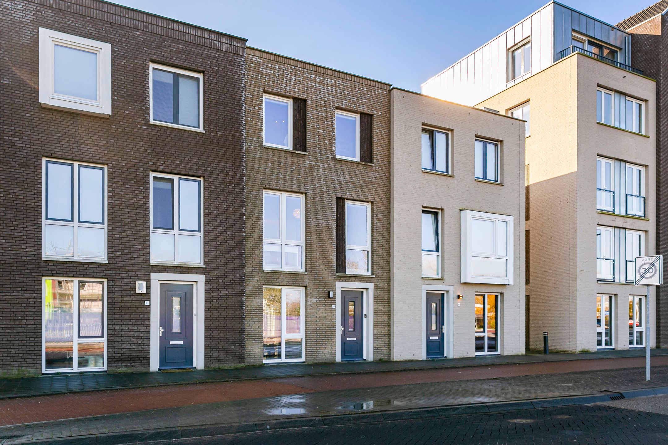 Move-in ready, energy-efficient townhouse with 5 bedrooms and sunny south-facing garden — 33