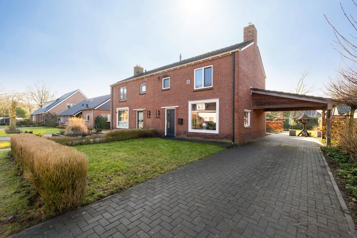 Photo 2 of Schoolstraat 8