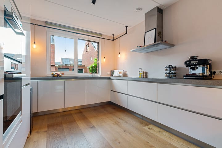 Photo 4 of Smetanastraat 3